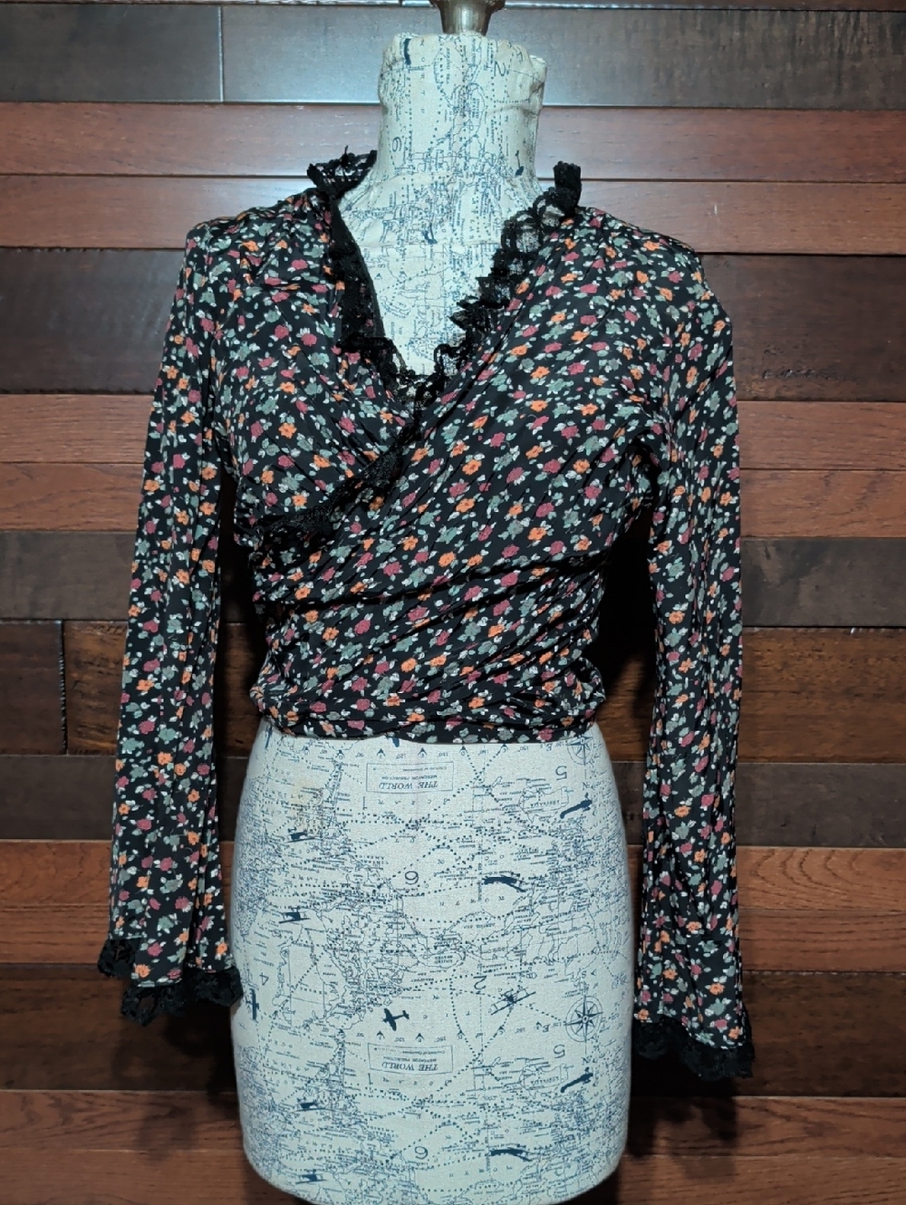 Vintage Farideh Women’s Black Floral Wrap Top with Lace Trim